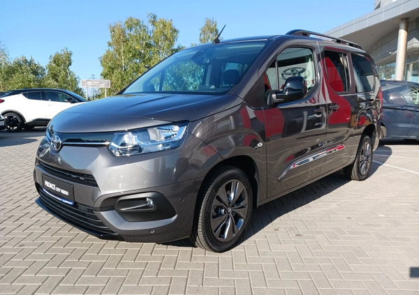 Toyota Proace City Verso cena 229900 przebieg: 1, rok produkcji 2023 z Wałbrzych małe 172